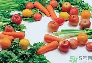 蘋果和胡蘿卜能一起吃嗎？蘋果和胡蘿卜能一起榨汁嗎？