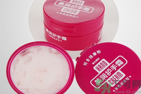 資深堂美潤尿素護(hù)手霜怎么樣？資深堂美潤尿素護(hù)手霜好用嗎？