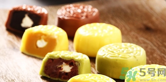 蛋黃月餅好吃嗎？蛋黃月餅?zāi)膫€牌子好吃？