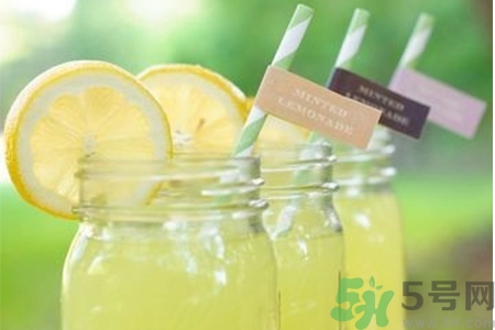 檸檬水是堿性食物嗎？檸檬水是酸性還是堿性？