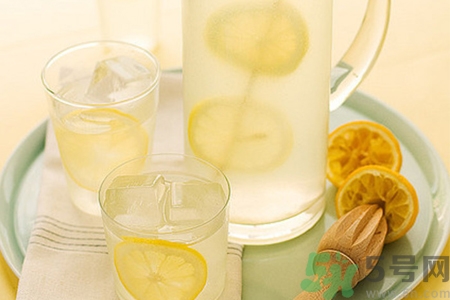 檸檬水是堿性食物嗎？檸檬水是酸性還是堿性？