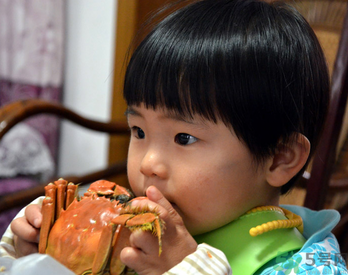 小孩子可以吃螃蟹嗎？小孩吃螃蟹好嗎？