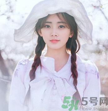 什么人適合空氣八字劉海？什么臉型適合空氣八字劉海？