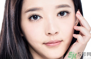 20歲的女生用什么護膚品比較好？20歲的女生適合用什么護膚品？