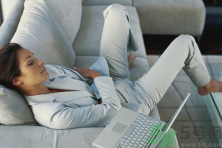 睡覺磨牙缺什么？睡覺磨牙暗示什么？