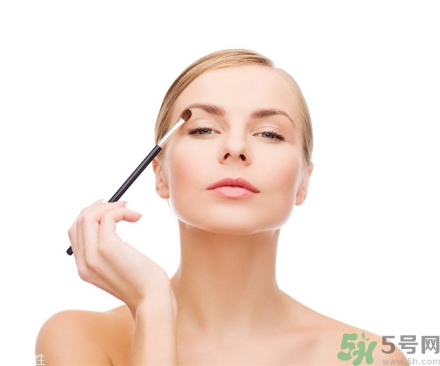 飄眉好不好？飄眉后痂掉了顏色很淡