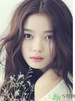 金裕貞妝容 金裕貞蜜桃妝怎么化？