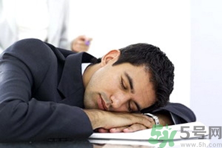 吃完午飯睡覺會胖嗎？吃完飯就睡覺好嗎？