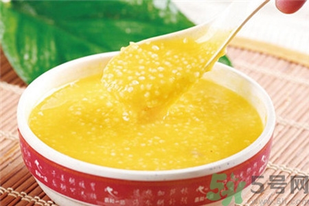秋季吃什么滋陰潤肺？秋季女人養(yǎng)生滋陰潤肺湯譜