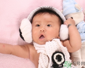 奶蘚是濕疹嗎？奶蘚和濕疹的區(qū)別