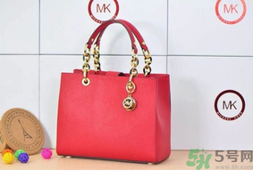 mk和coach哪個好？mk和coach包包是一個檔次嗎？