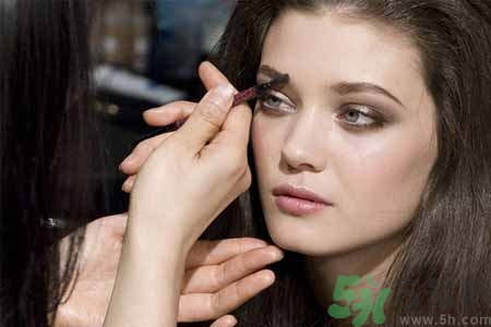?眉毛上可以涂生發(fā)液嗎？眉毛涂生發(fā)水有副作用嗎？