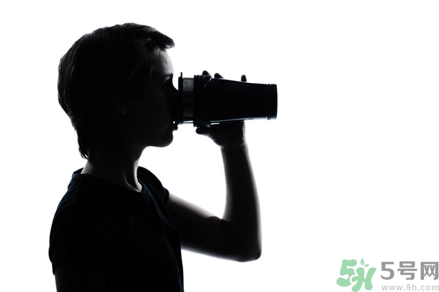 喝溫開水可以減肥嗎？喝溫開水有什么好處？