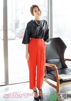 闊腿褲配什么鞋子好看？穿闊腿褲配什么鞋子？