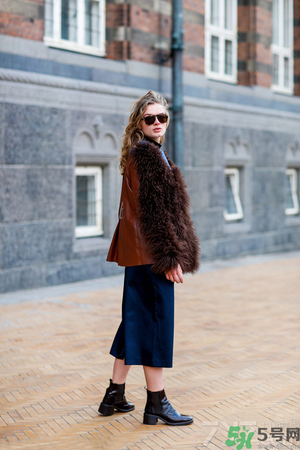 闊腿褲配什么鞋子好看？穿闊腿褲配什么鞋子？