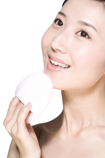 粉底液和氣墊BB霜有區(qū)別嗎？粉底液和氣墊BB霜哪個(gè)更好用？