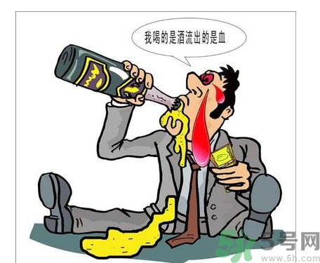 酒精中毒的早期癥狀有哪些？酒精中毒的癥狀有哪些？
