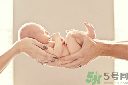 懷孕吃什么孩子頭發(fā)好？懷孕吃什么孩子皮膚好？