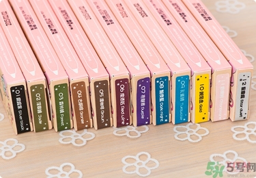 solone眼線筆怎么削？怎么推出來(lái)？