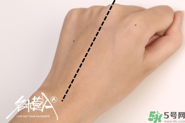 the saem得鮮散粉怎么用？得鮮薄荷散粉使用方法