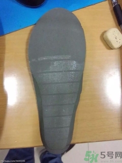 毛毛蟲(chóng)鞋真假區(qū)分 嬰兒耐克毛毛蟲(chóng)鞋真假區(qū)分對(duì)比圖