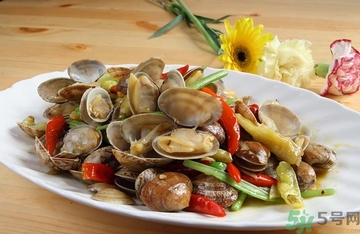 蛤蜊可以放過(guò)夜嗎？熟蛤蜊可以隔夜吃嗎？