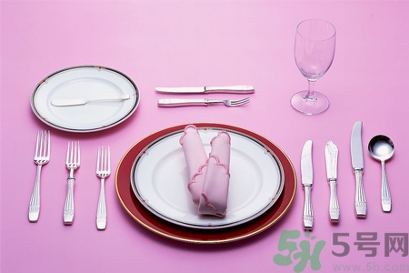 開水燙餐具能消毒嗎？高溫能消毒餐具嗎？