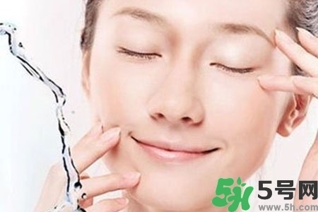 補(bǔ)水面膜怎么選擇？補(bǔ)水的面膜可以天天敷嗎？