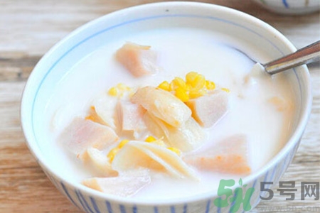 吃芋頭可以喝牛奶嗎？吃芋頭喝牛?奶有什么好處？