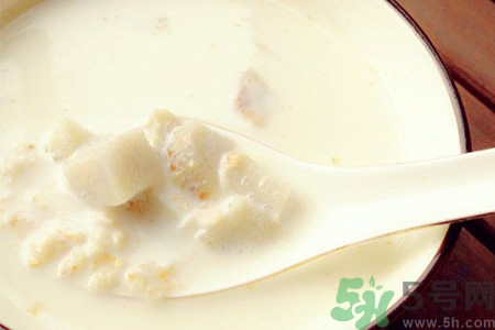 吃芋頭可以喝牛奶嗎？吃芋頭喝牛?奶有什么好處？