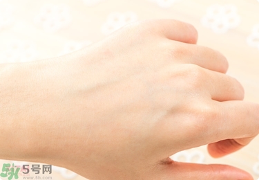 資生堂護(hù)手霜怎么樣？資生堂護(hù)手霜100g紅罐好用嗎？