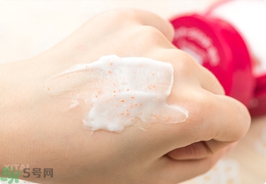 資生堂護(hù)手霜怎么樣？資生堂護(hù)手霜100g紅罐好用嗎？
