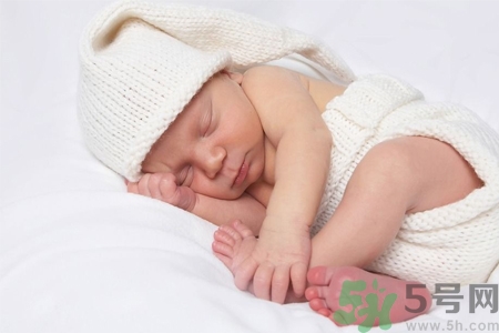 新生兒正常體溫范圍是多少？新生兒正常體溫是多少？