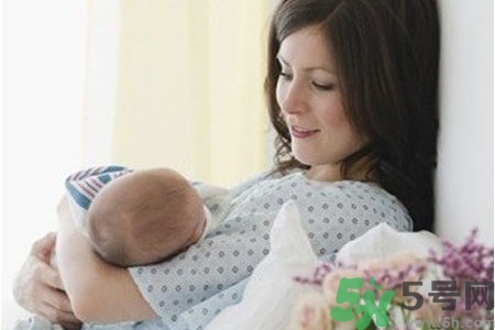 怎樣科學(xué)坐月子？坐月子是選擇傳統(tǒng)式還是科學(xué)式？