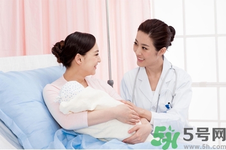 怎樣科學(xué)坐月子？坐月子是選擇傳統(tǒng)式還是科學(xué)式？