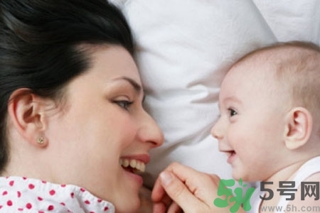 胎兒多久可以看出性別？B超幾個(gè)月能看出男孩女孩？