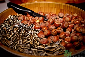 板栗能和啤酒一起吃嗎？吃板栗能喝酒嗎？