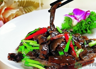 海參價(jià)格多少錢一斤？海參怎么泡發(fā)最好？