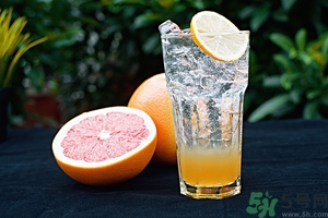 柚子能榨汁嗎？柚子和什么榨汁好喝？