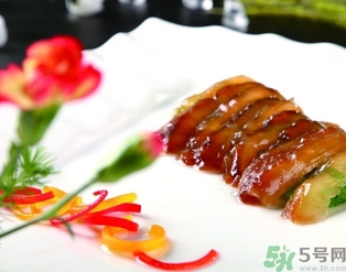 海參可以和牛奶一起吃嗎？吃完海參可以喝牛奶嗎？