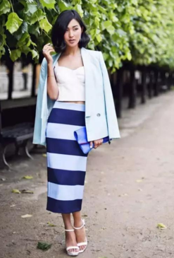 秋天穿裙子腿上穿什么？秋季穿裙子怎么搭配？