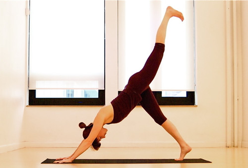 睡前做瑜伽好嗎？睡前做瑜伽能減肥嗎？