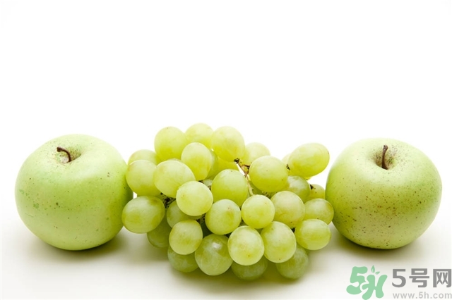 葡萄和蘋果可以一起吃嗎？葡萄和蘋果可以一起榨汁嗎？
