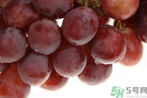 吃葡萄不吐葡萄皮好嗎？葡萄皮的功效與作用