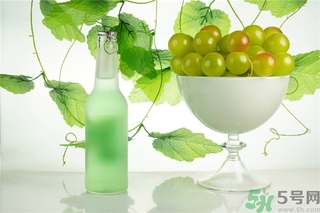 葡萄和蘋果可以一起吃嗎？葡萄和蘋果可以一起榨汁嗎？