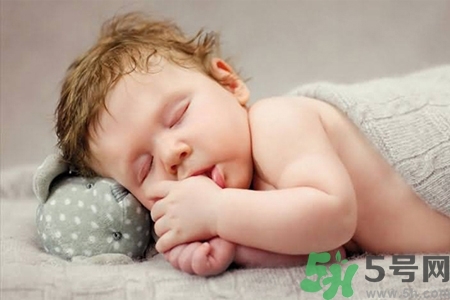 小孩半夜哭鬧怎么回事？小孩半夜哭鬧怎么辦？