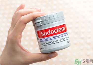 Sudocrem屁屁霜怎么用？sudocrem屁屁霜初生寶寶能用嗎？