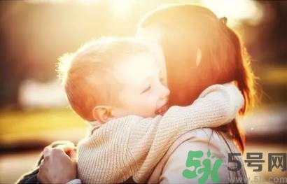 寶寶夜奶什么時候斷開？寶寶夜奶怎么斷