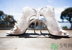 結婚可以穿黑色鞋子嗎？結婚可以穿白色鞋子嗎？