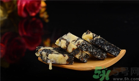 阿膠糕一天吃幾塊合適?阿膠糕什么時(shí)候吃最好?